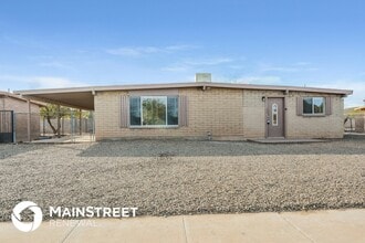 Building Photo - 333 Inez Dr