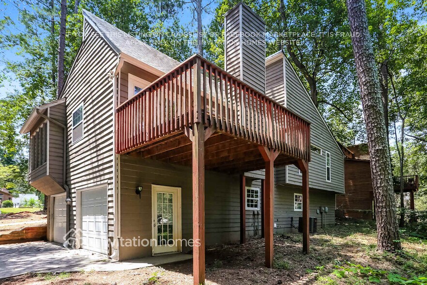 Building Photo - 261 Rustic Ridge Dr NE