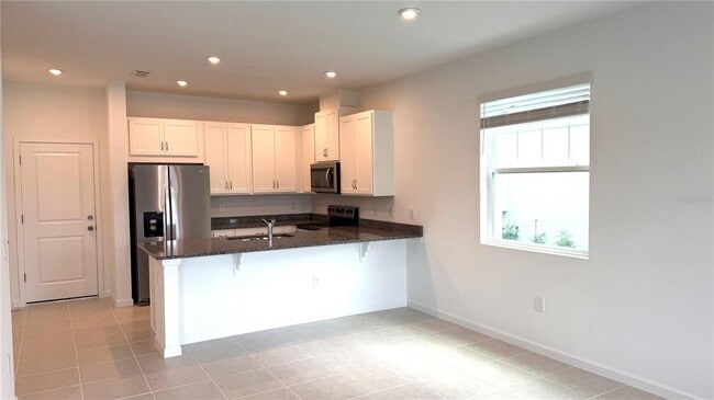 Building Photo - 2947 Camellia Flower St