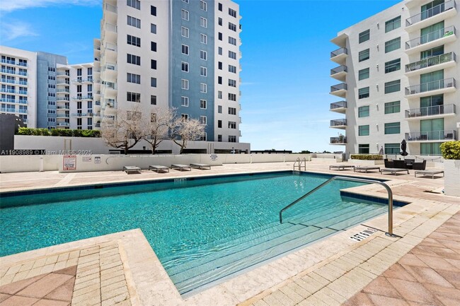 Building Photo - 140 S Dixie Hwy