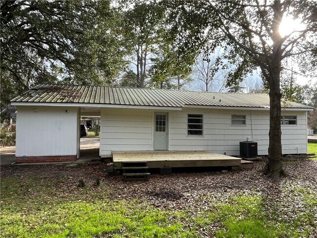 Building Photo - 116 Hillside Dr