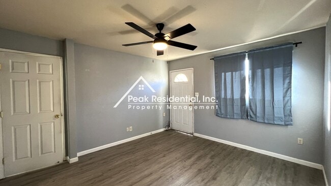 Building Photo - Carmichael 2bd/1ba Duplex near Manzanita & Auburn Blvd