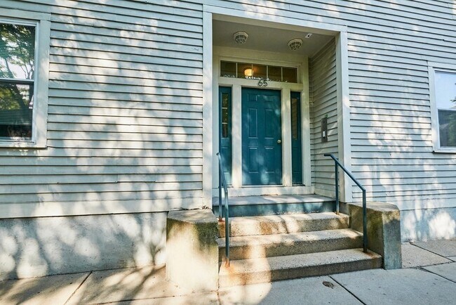 Building Photo - 65 Brookline St