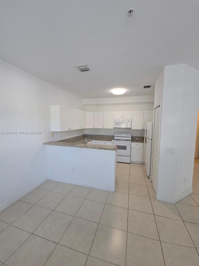 Building Photo - 4415 SW 160th Ave