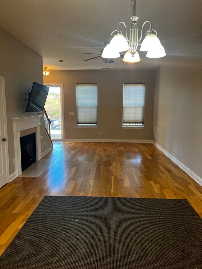 Building Photo - 11442 Charles Towne Way