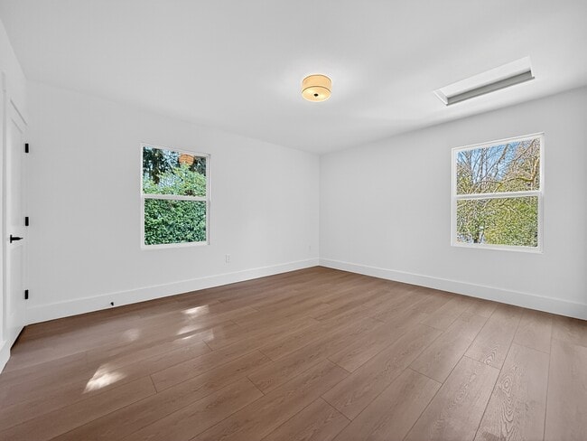 Building Photo - 13337 30th Ave NE