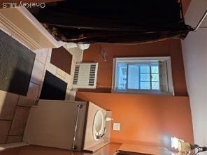 Building Photo - 173 Underhill St