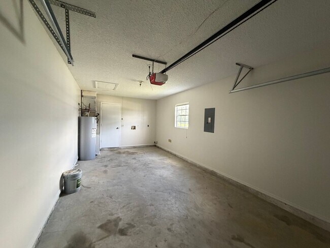 Building Photo - 73 Olive Dr