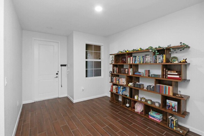 Building Photo - 1457 SE 26th Ave