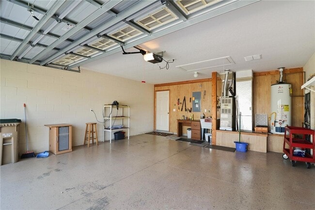 Building Photo - 20846 Queen Alexandra Dr