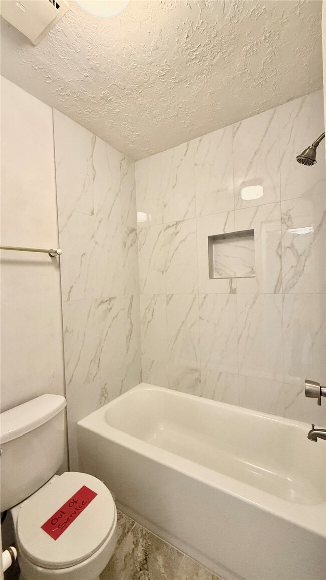 Building Photo - 18 Dellforest Ct