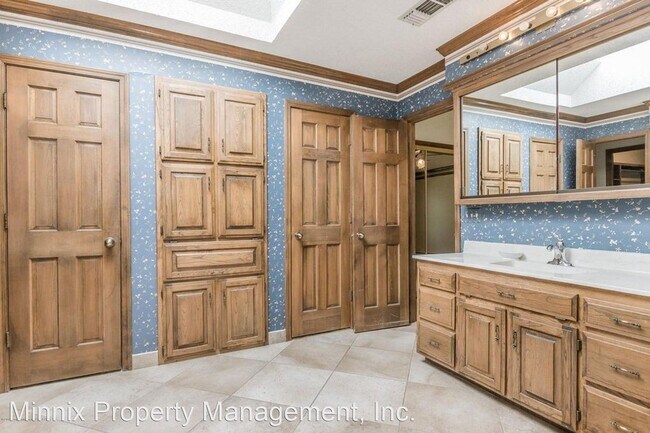 Building Photo - 4 br, 3 bath House - 6705 Stoneham Dr.