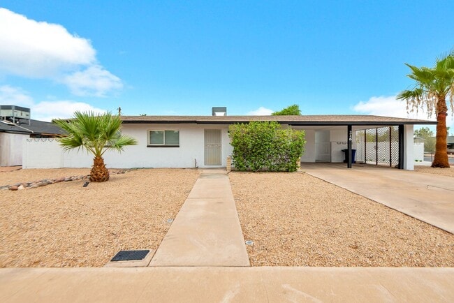 Building Photo - Great 6 Bedroom home near ASU with large BASEMENT