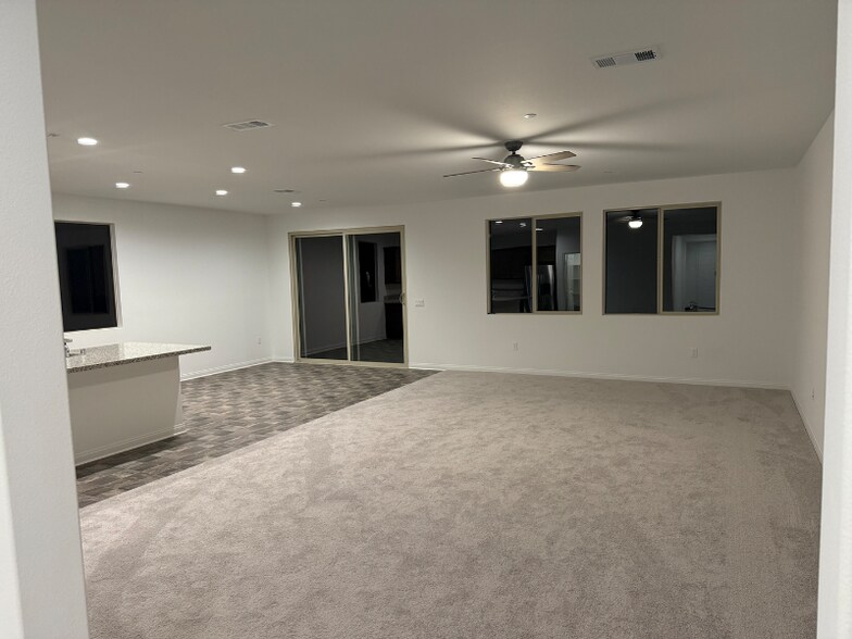 Building Photo - 4212 Larchwood Ln
