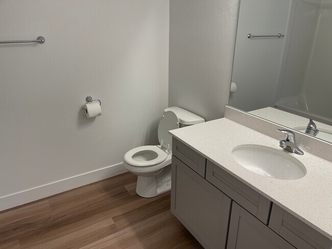 Building Photo - 1385 N 3830 W