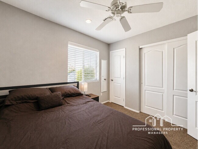 Building Photo - For Rent: 3-bedroom, 2-bathroom home in Mesa Del Sol