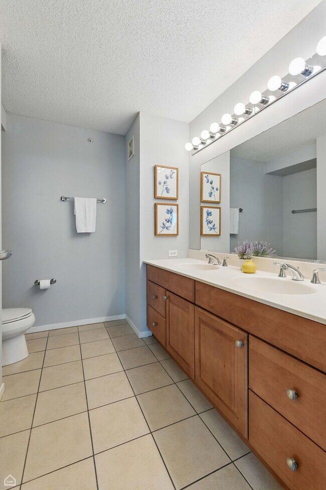 Building Photo - 9715 Woods Dr