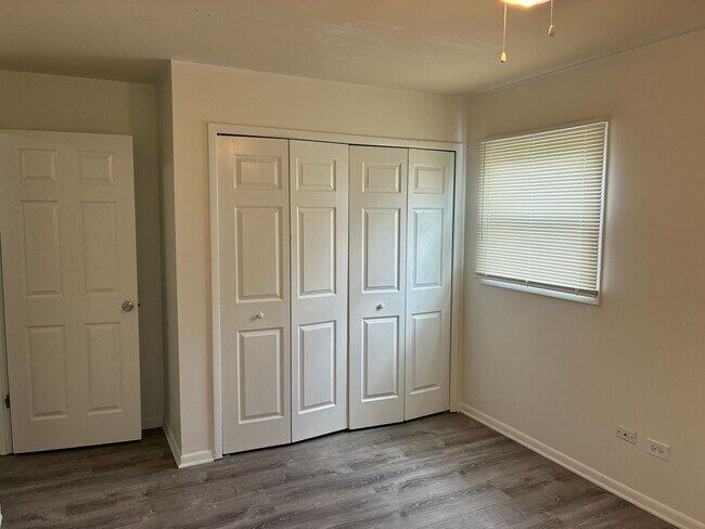 Building Photo - Spacious Updated 4 Bed 2 Bath with Garage Parking