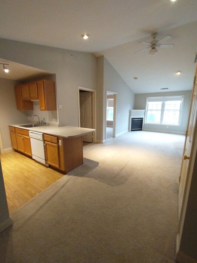 Primary Photo - 2 Bedroom 2 Bath Unit-Available Now!