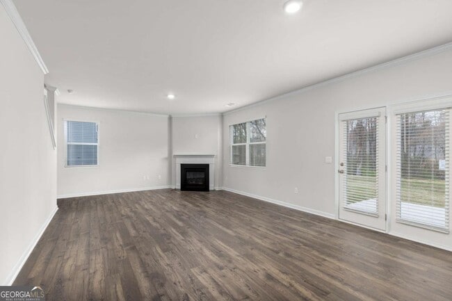 Building Photo - 5370 Swan Ln