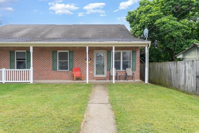 Primary Photo - 205 N Walnut St
