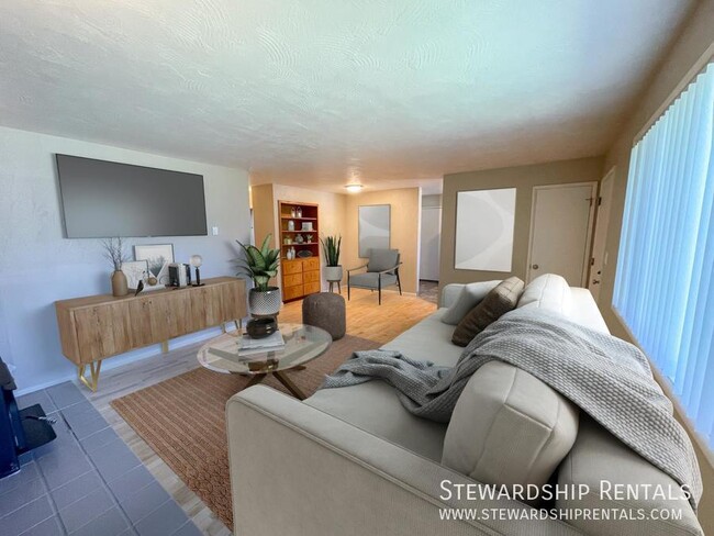 Building Photo - 2120 W 18th Ave