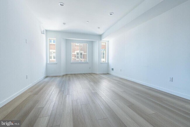 Building Photo - 1252 N 18th St