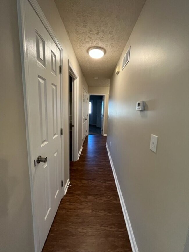 Building Photo - 3 Bedroom, 2 bathroom in Nicholasville!