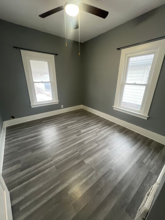 Building Photo - Coming soon! Freshly painted!