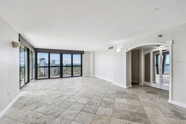 Building Photo - 2413 Bayshore Blvd