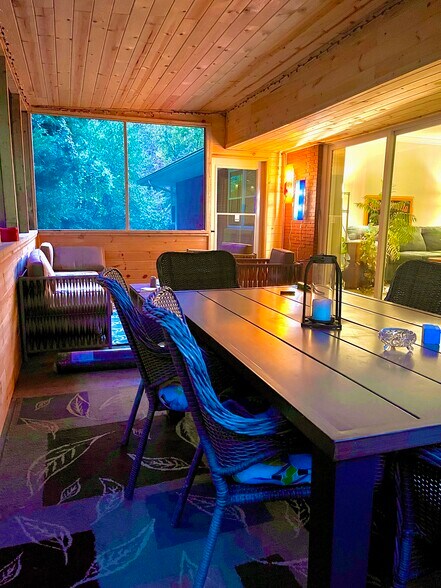 Building Photo - 5200 Skyline Dr