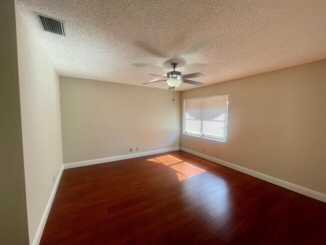 Building Photo - 12220 Sag Harbor Ct