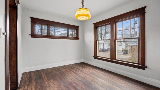 Building Photo - Single-family historic home in West Central with porch and private courtyard.