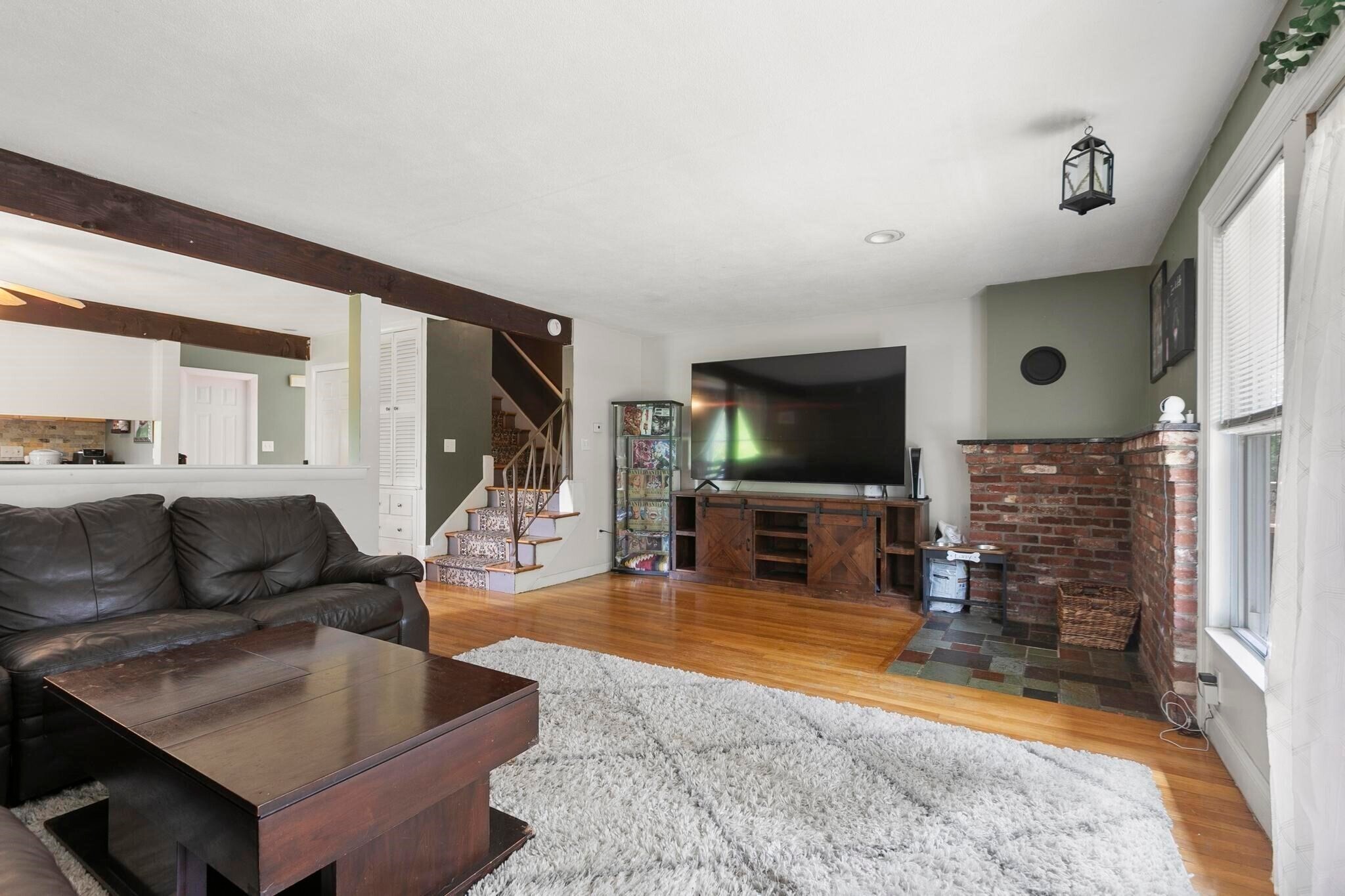 Building Photo - 5 Robinlea Cir