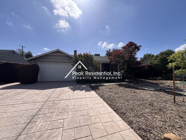 Building Photo - Spacious 2bd/2ba Arden Area Home-Must See!
