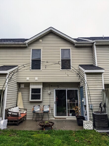 Building Photo - 2360 Avalon Woods Dr