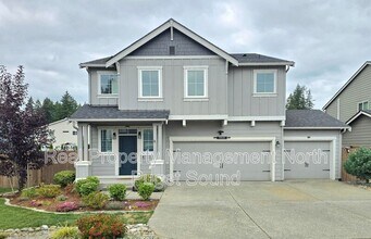 Building Photo - 9814 Hawkins Ave