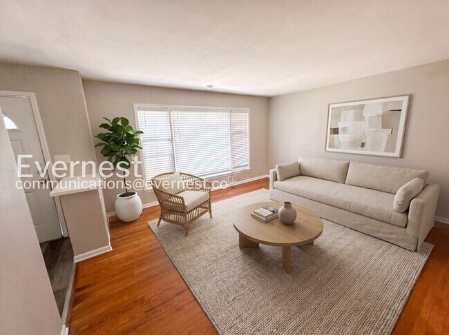 Building Photo - 3 Bed, 2 Bath Home with Fenced Yard & Garage / Pet-Friendly / Vouchers Accepted / Available Now!