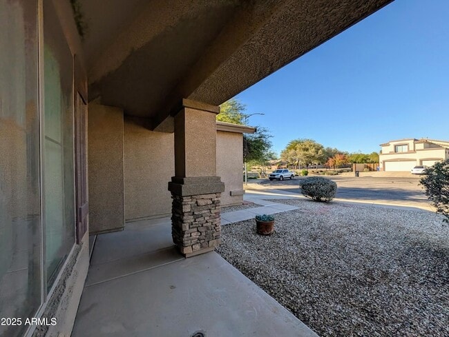 Building Photo - 16071 W Gelding Dr