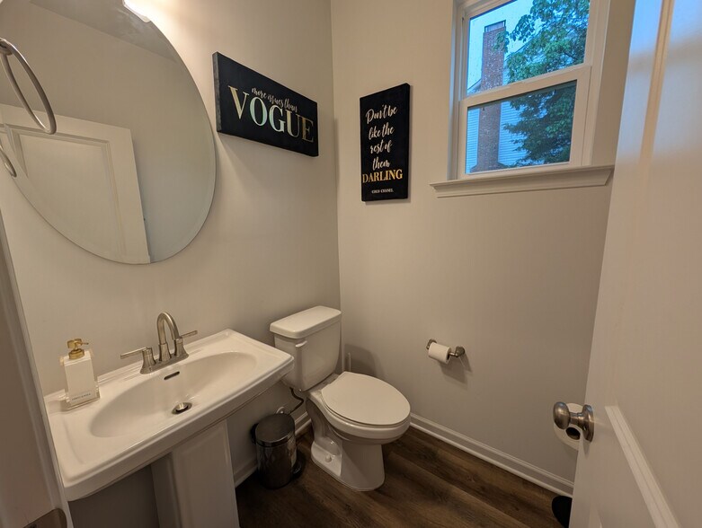 Building Photo - Room in Townhome on Sullins Rd