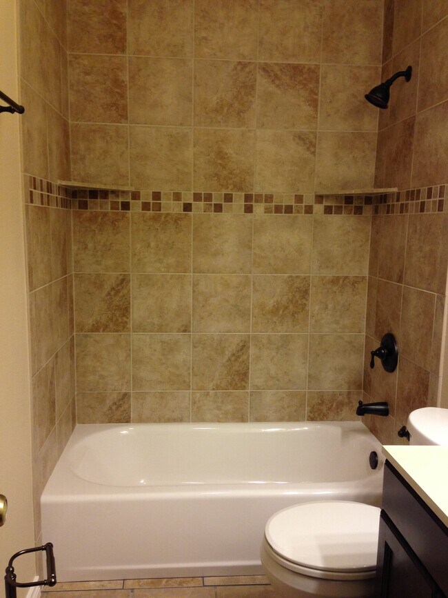 Guest Bathroom - 137 Lullwood Dr