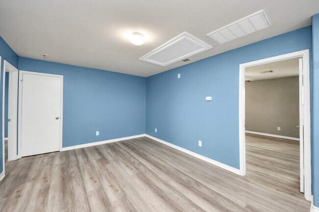 Building Photo - 12102 Helvick Cres Ave