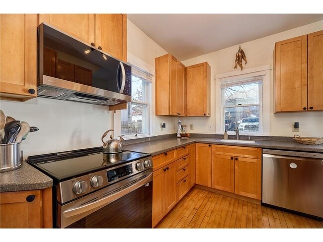 Building Photo - 4520 Bryant Ave S