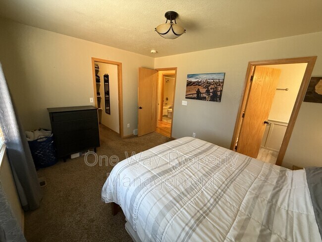 Building Photo - 7226 W 20th St Ln