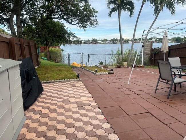 Building Photo - 5512 N Park Rd