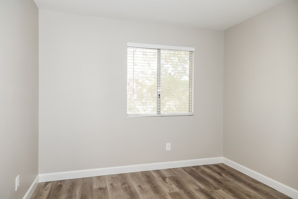 Building Photo - 2385 Cliffwood Dr