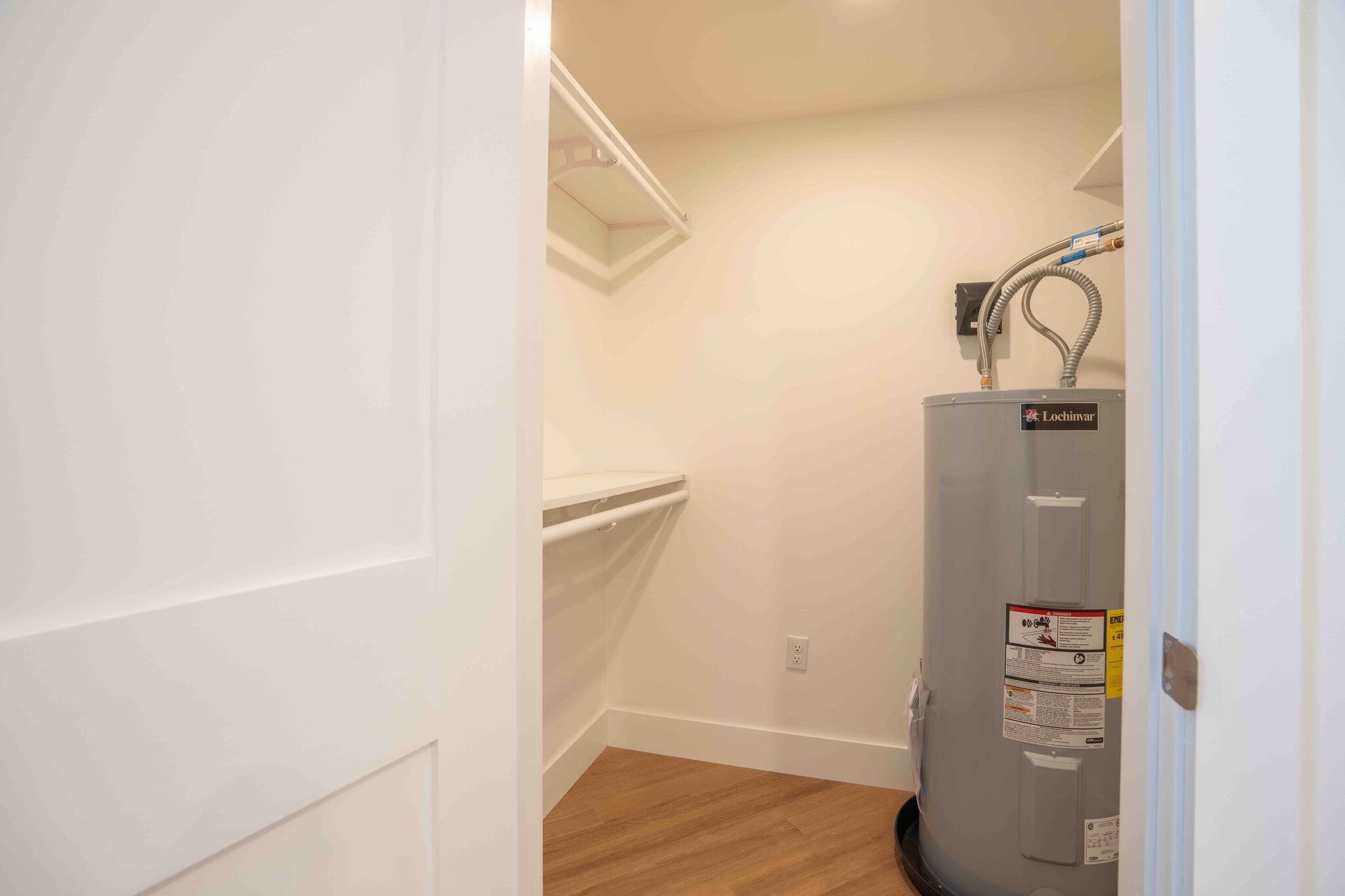 walk-in closet + individual water heater - 517 18th St