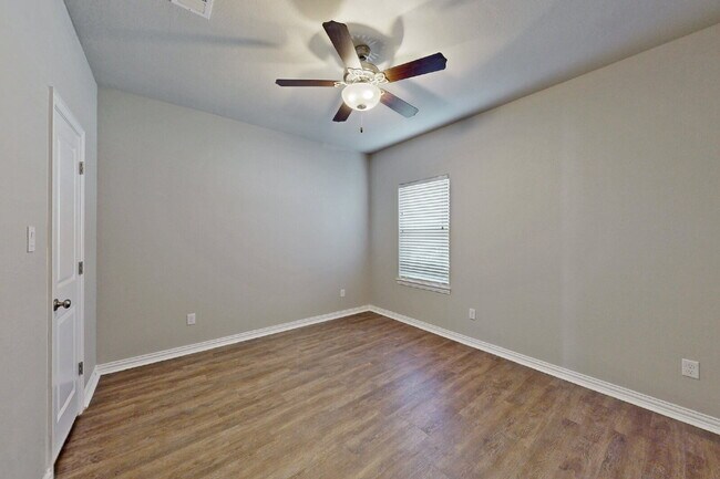 Building Photo - 6346 Spartan Dr