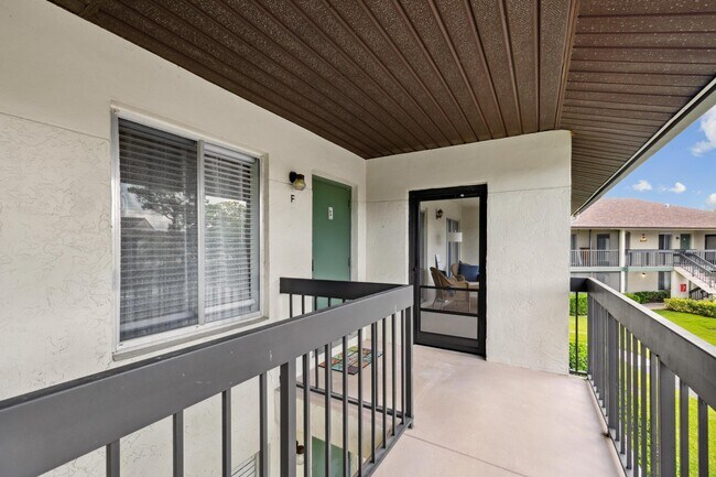 Building Photo - 6271 Chasewood Dr