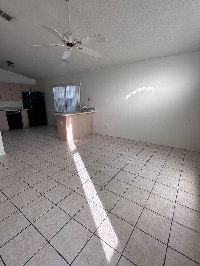 Building Photo - MOVE IN SPECIAL: Receive $500 off your second month’s rent!